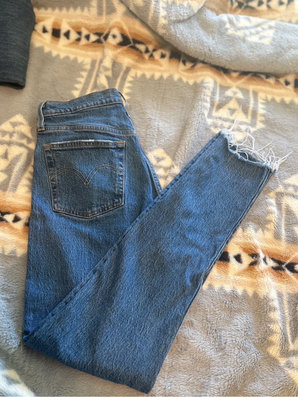 Levi's Women's Skinny Jeans in Mid Blue Wash